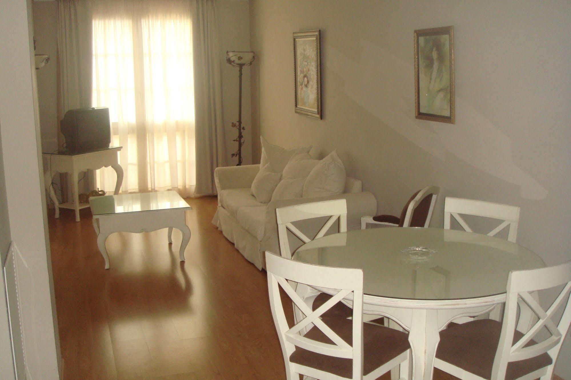 Apartaments Bt Vent De Garbi เอมปูเรียบราบา ภายนอก รูปภาพ