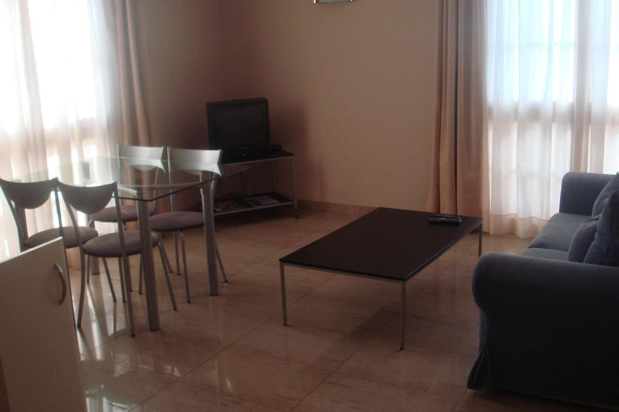 Apartaments Bt Vent De Garbi เอมปูเรียบราบา ภายนอก รูปภาพ