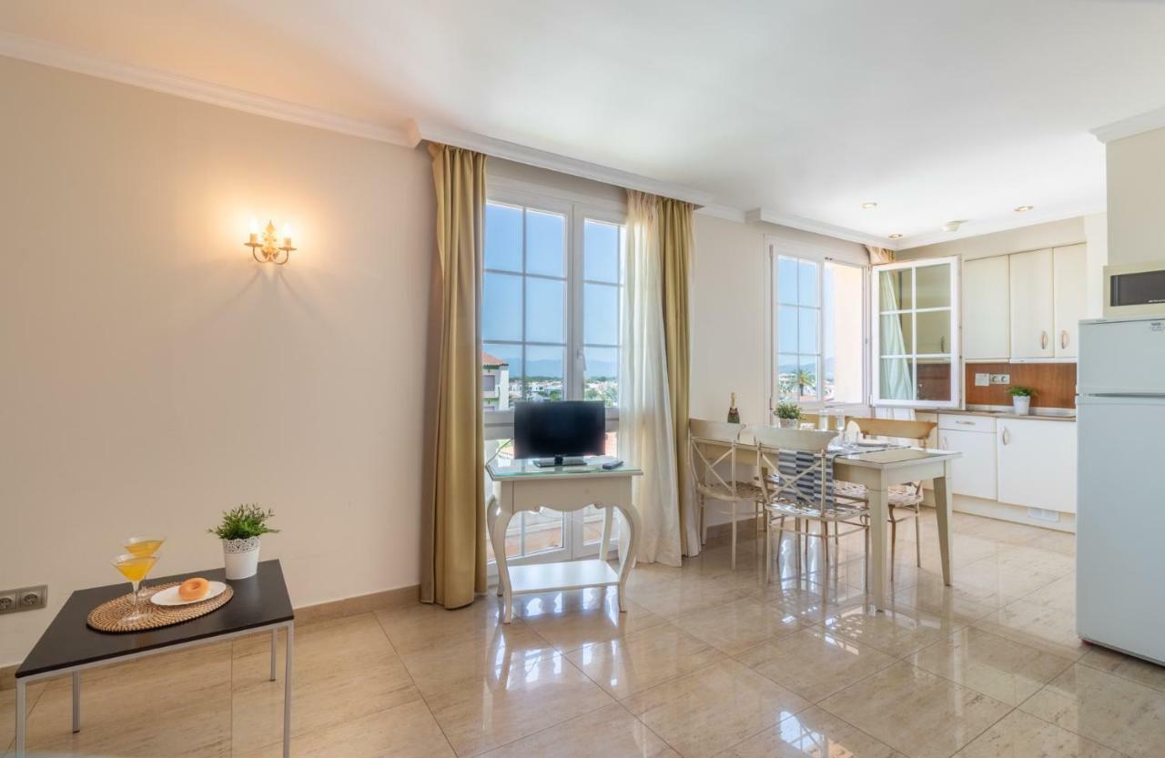 Apartaments Bt Vent De Garbi เอมปูเรียบราบา ภายนอก รูปภาพ